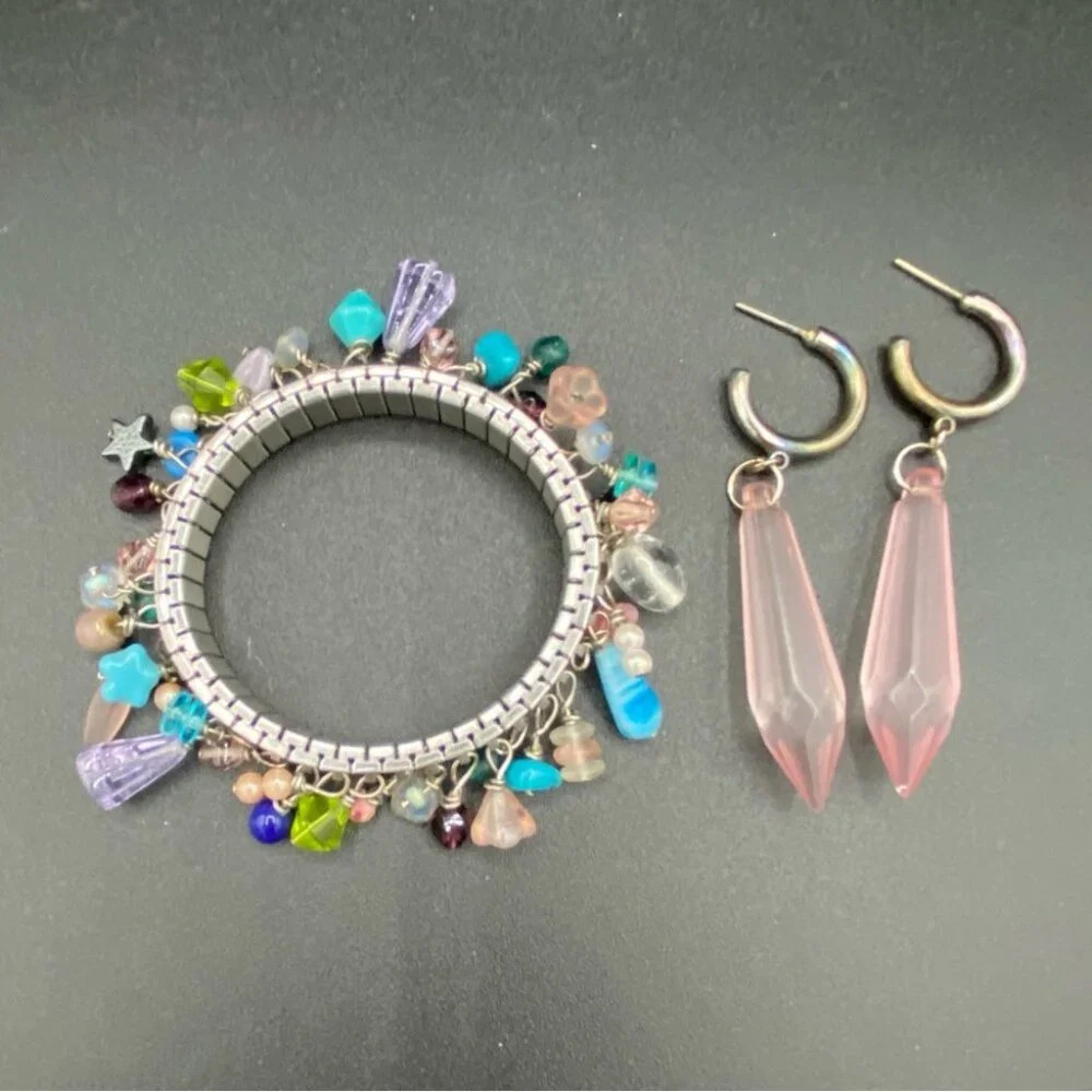 Multicharm  Cha-Cha Expandable Bracelet and Earrings Set
